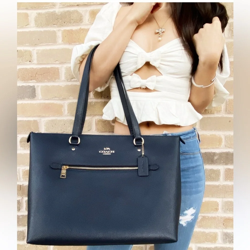 New! Coach gallery cross grain  Leather midnight Tote Bag.